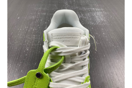 OFF-WHITE SNEAKER