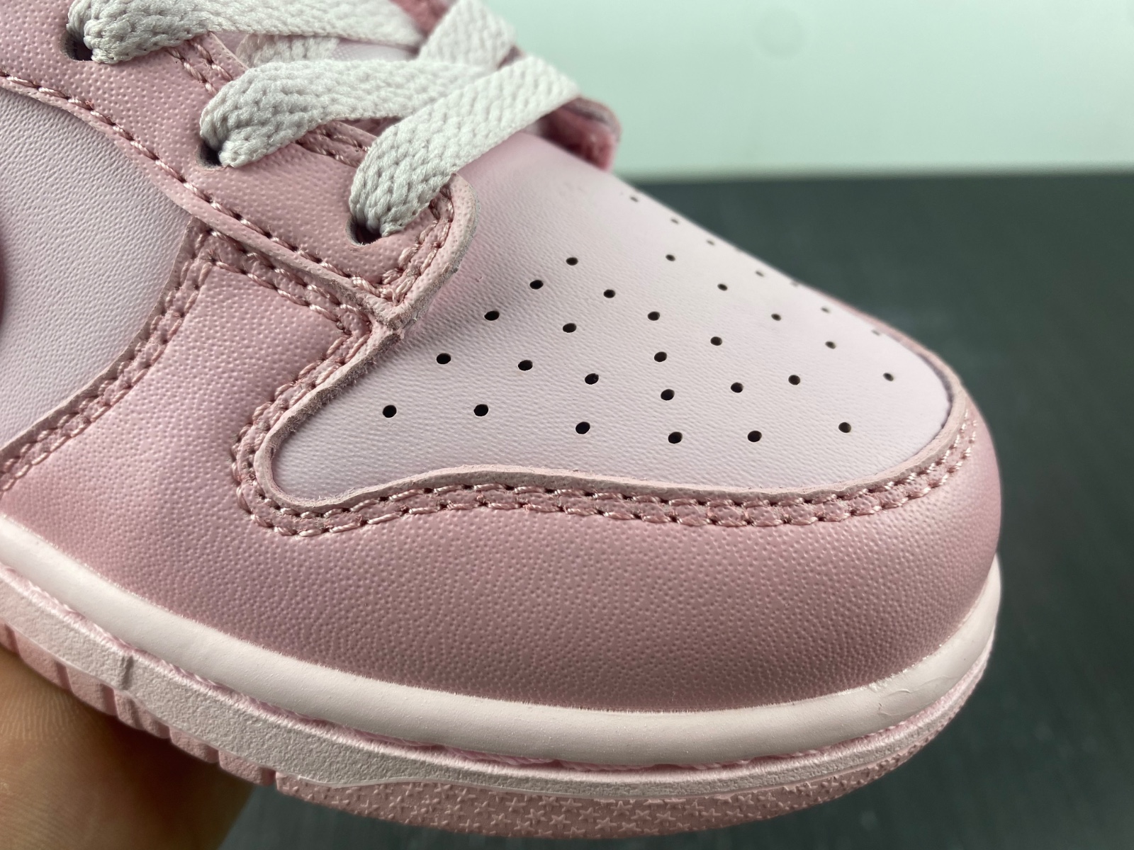 Nike Dunk Low Triple Pink