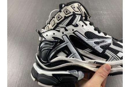 BLCG RUNNER HIGH TOP SNEAKER 695764 W3RH2 9218