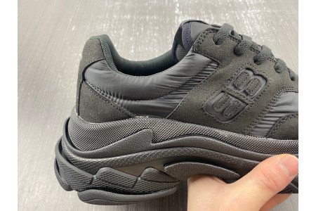 BLCG TRIPLE S SNEAKER 710157 W3CU1 1000