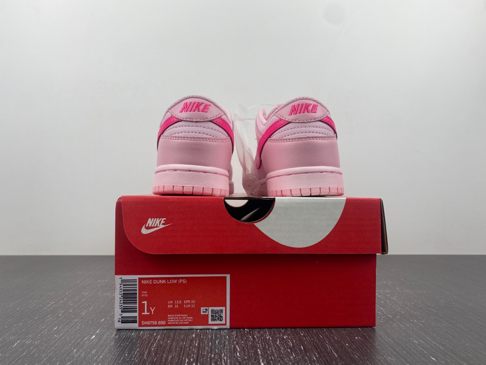 Nike Dunk Low Triple Pink