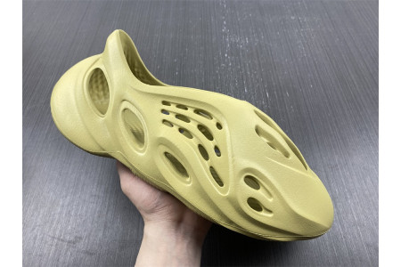 Adidas Yeezy Foam RNNR Sulfur GV6775
