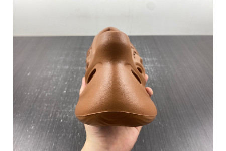 Adidas Yeezy Foam RNR Clay Red HP5335