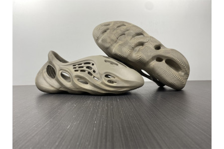 Adidas Yeezy Foam RNNR Stone Sage GX4472