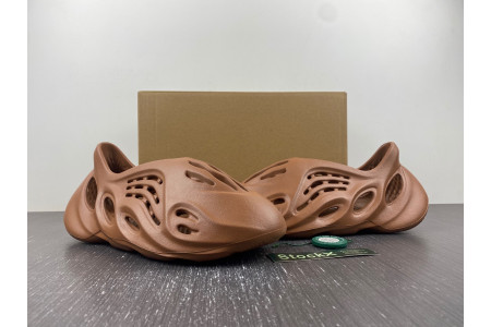 Adidas Yeezy Foam RNR Clay Red HP5335