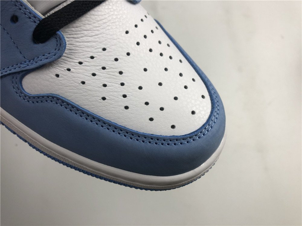 AIR JORDAN 1 RETRO HIGH WHITE UNIVERSITY BLUE BLACK 555088-134