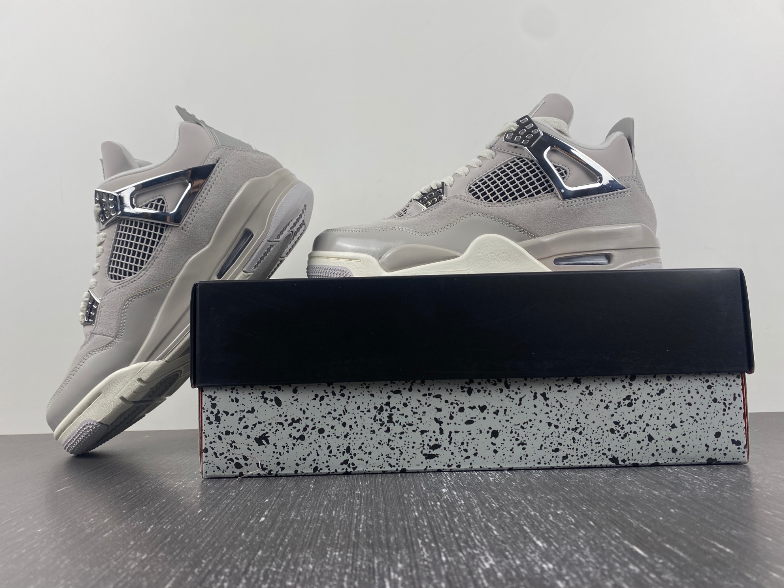 Jordan 4 Retro Frozen Moments