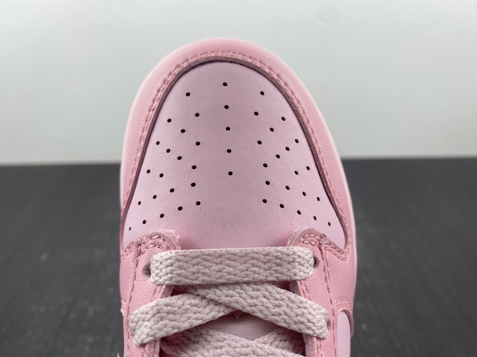 Nike Dunk Low Triple Pink