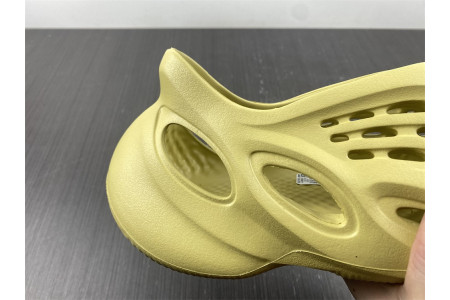 Adidas Yeezy Foam RNNR Sulfur GV6775
