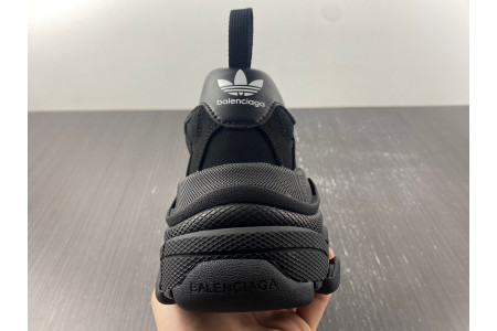 ADIDAS x BLCG TRIPLE S SNEAKER 712754 W2FW1 1004