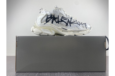 BLCG RUNNER SNEAKER 677402 W3RBQ 9010