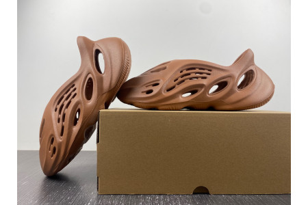 Adidas Yeezy Foam RNR Clay Red HP5335