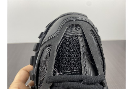 BLCG TRACK SNEAKER 668555 W3CQ6 1050