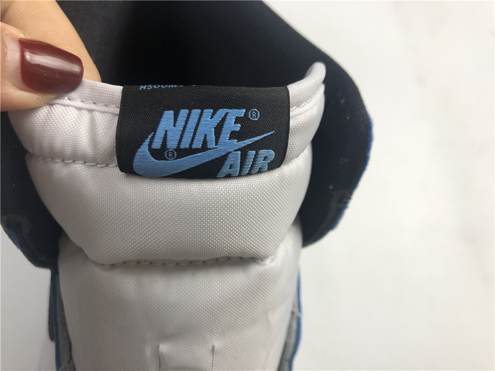 AIR JORDAN 1 RETRO HIGH WHITE UNIVERSITY BLUE BLACK 555088-134