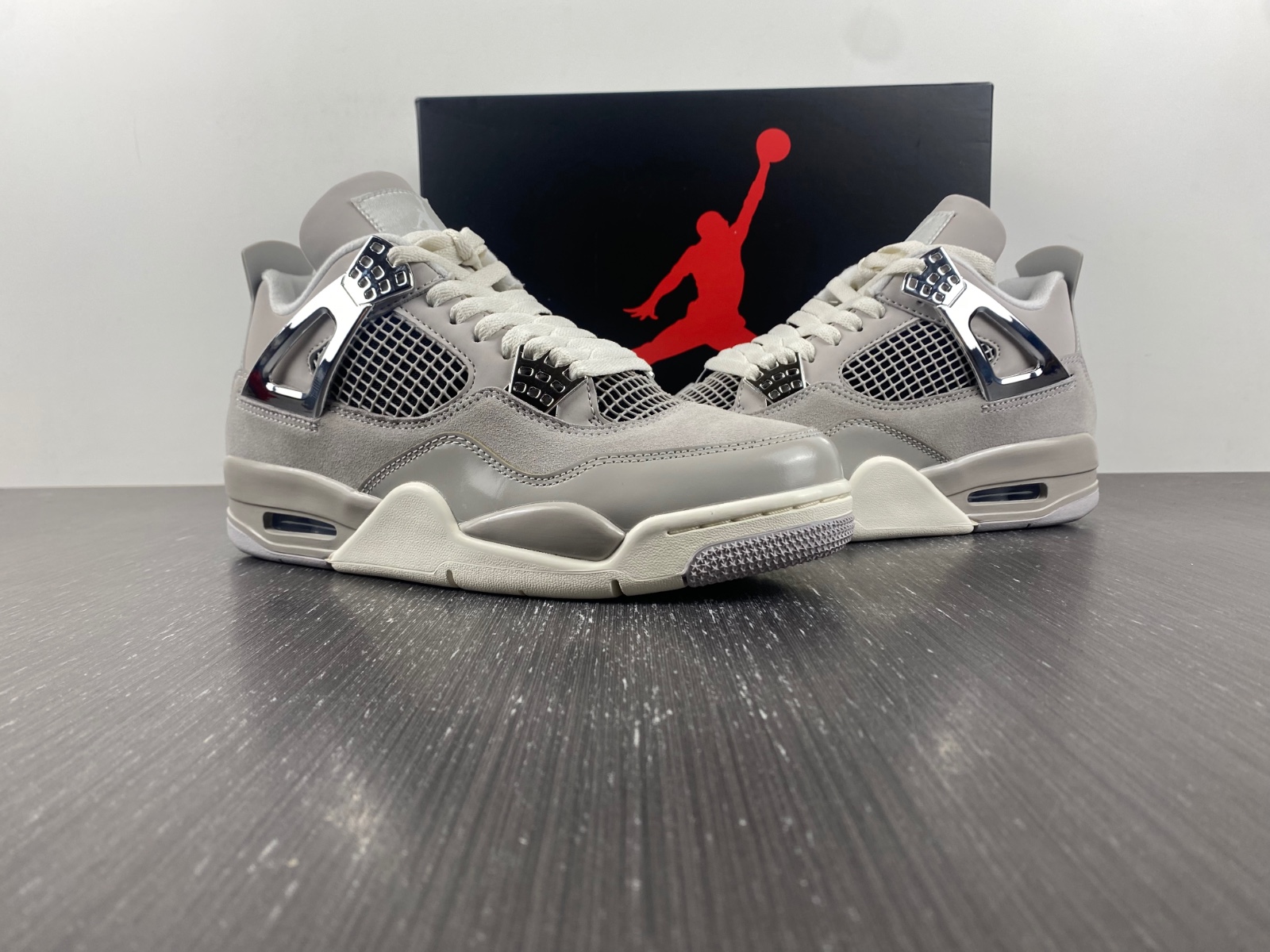 Jordan 4 Retro Frozen Moments