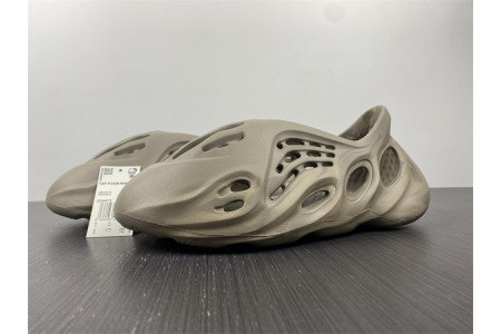 Adidas Yeezy Foam RNNR Stone Sage GX4472