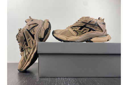 BLCG RUNNER SNEAKER 677403 W2RA5 0126