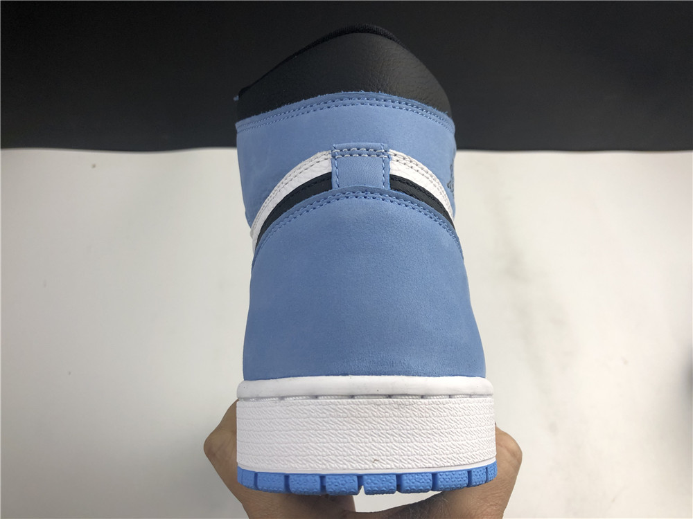 AIR JORDAN 1 RETRO HIGH WHITE UNIVERSITY BLUE BLACK 555088-134