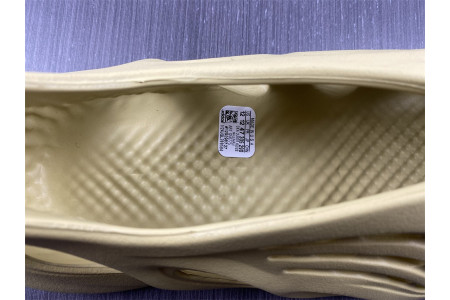 Adidas Yeezy Foam RNNR Sulfur GV6775