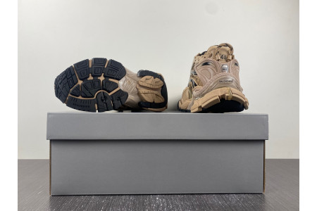 BLCG RUNNER SNEAKER 677403 W2RA5 0126