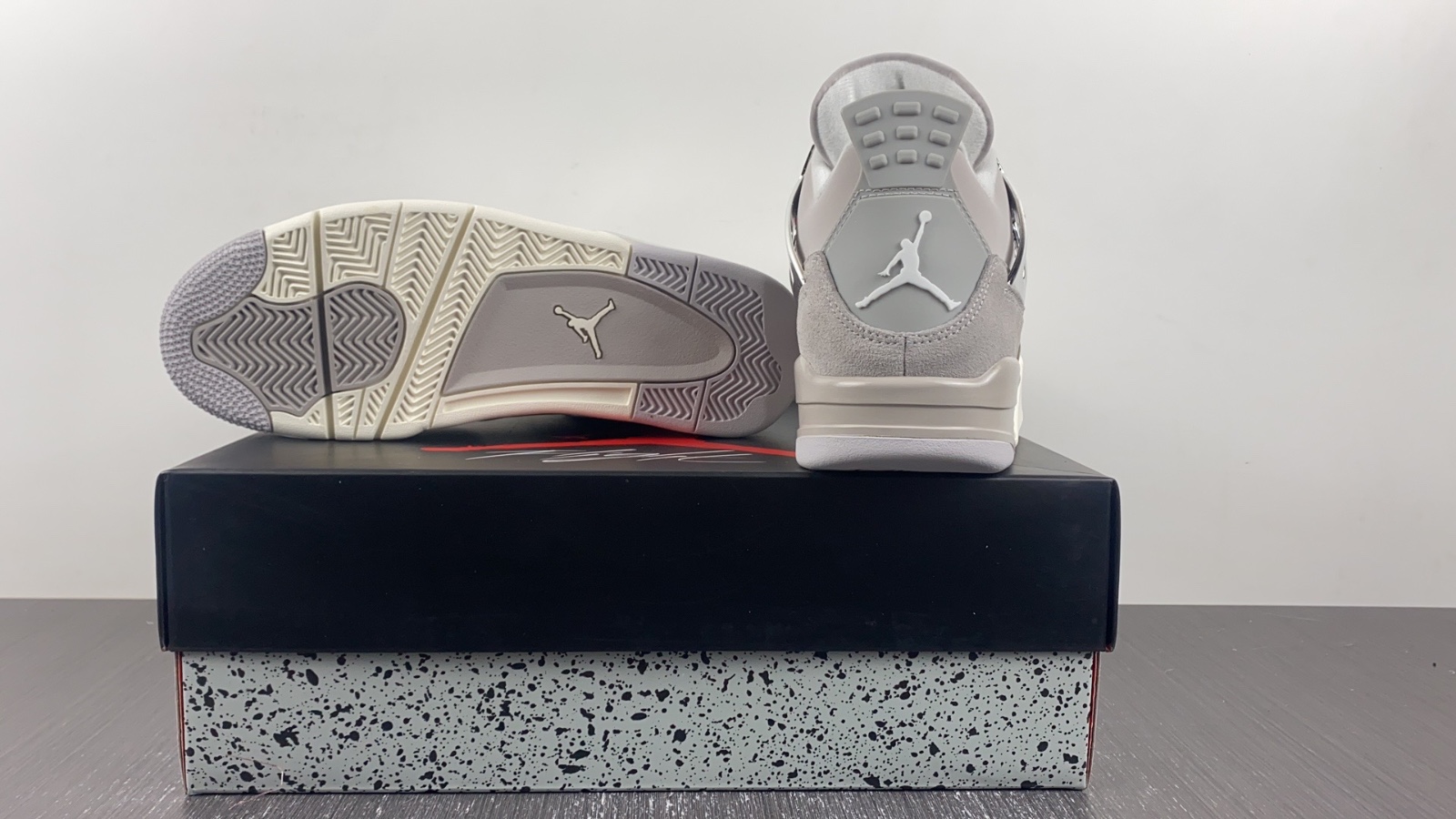 Jordan 4 Retro Frozen Moments