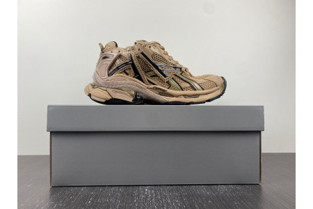 BLCG RUNNER SNEAKER 677403 W2RA5 0126