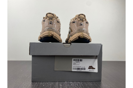 BLCG RUNNER SNEAKER 677403 W2RA5 0126
