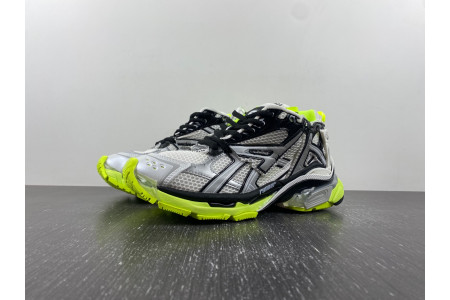 BLCG RUNNER SNEAKER 677403 W3RBP 1093