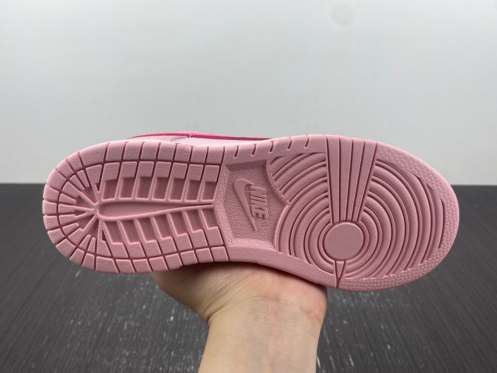 Nike Dunk Low Triple Pink