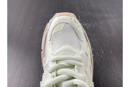 BLCG RUNNER SNEAKER 677403 W2RC8 2516