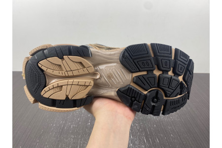 BLCG RUNNER SNEAKER 677403 W2RA5 0126