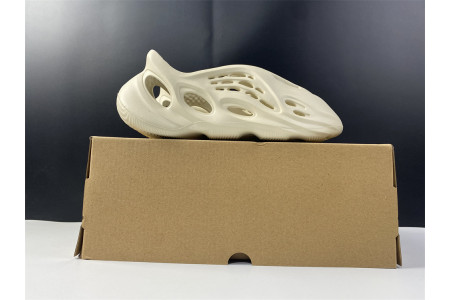 Adidas Yeezy Foam RNNR Sand FY4567