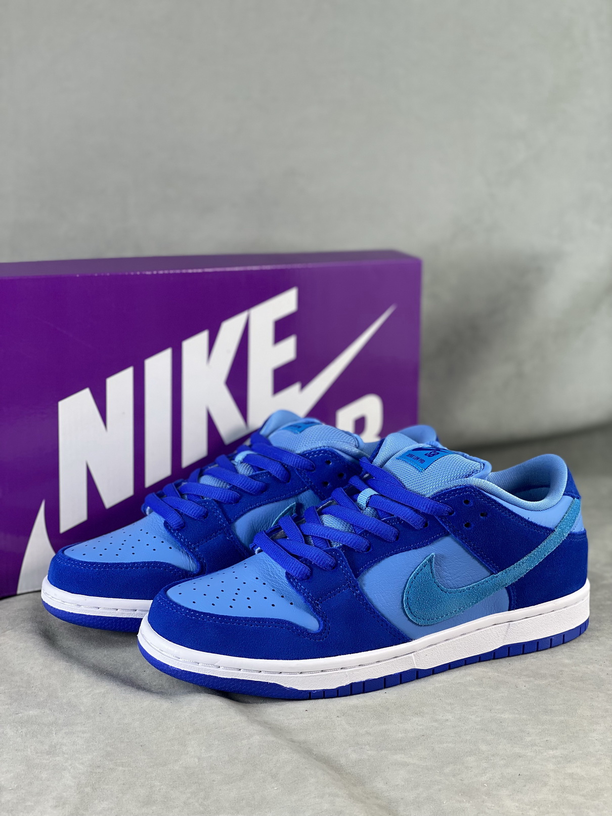 Nike SB Dunk Low Blue Raspberry