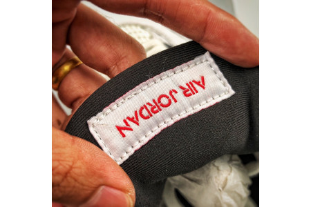 Air Jordan 4 OG White Cement 840606-192 (nike)