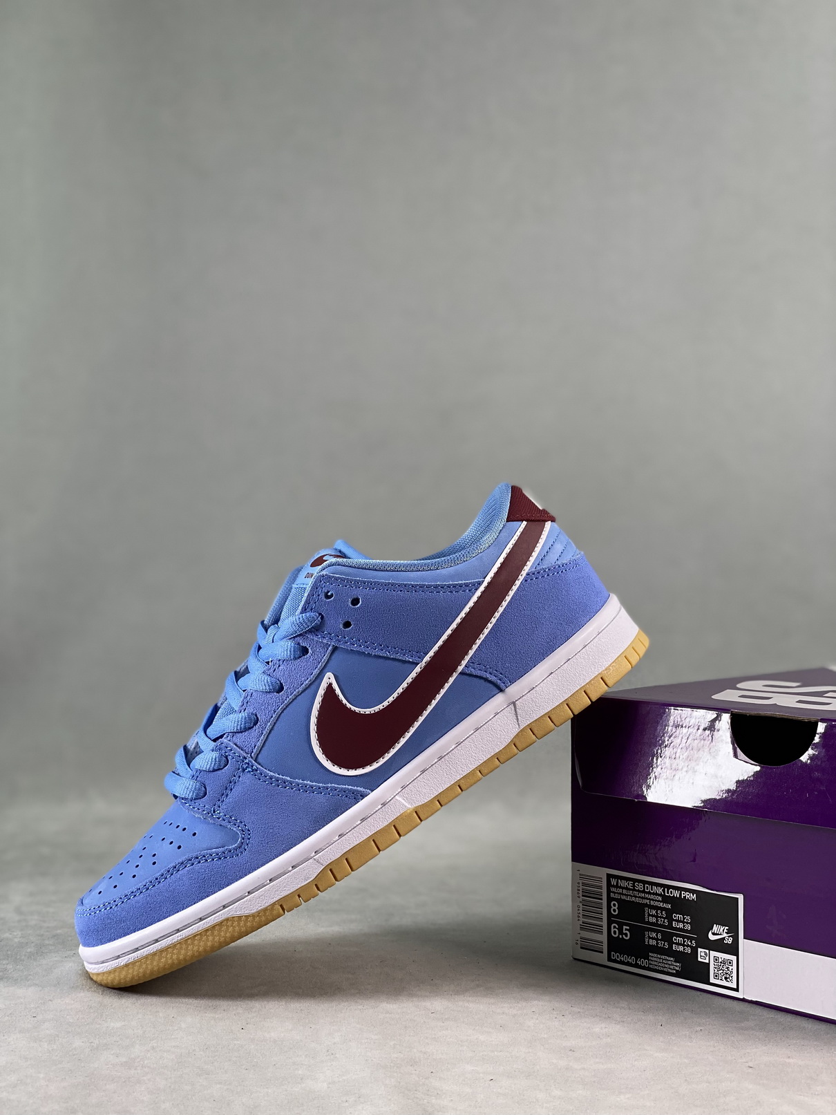 Nike SB Dunk Low Philadelphia Phillies