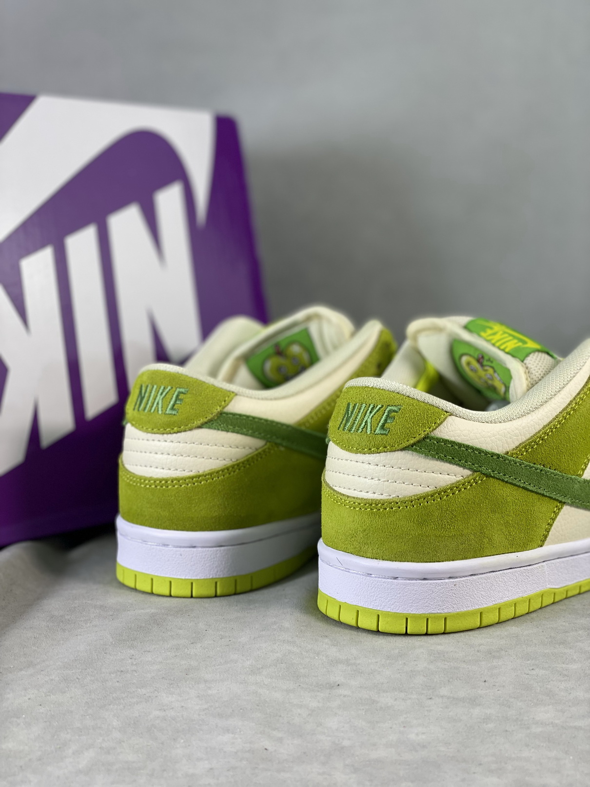 Nike SB Dunk Low Green Apple