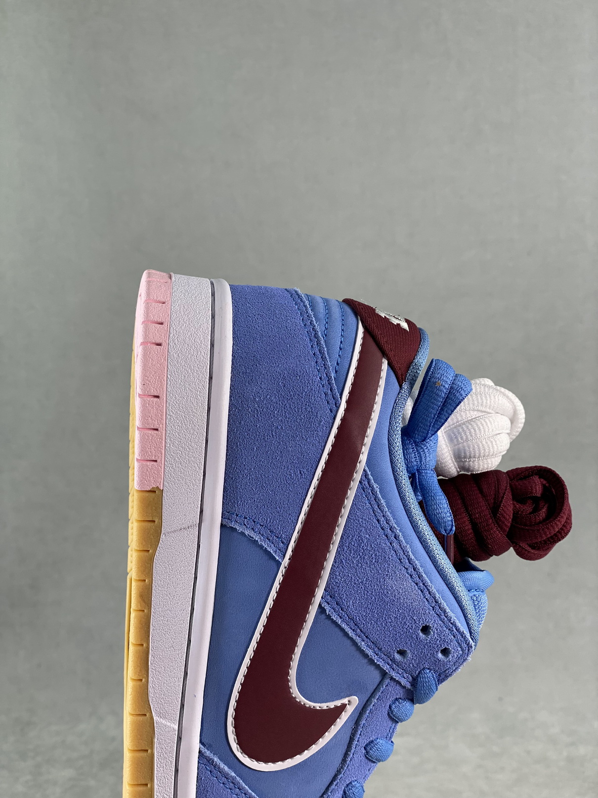 Nike SB Dunk Low Philadelphia Phillies