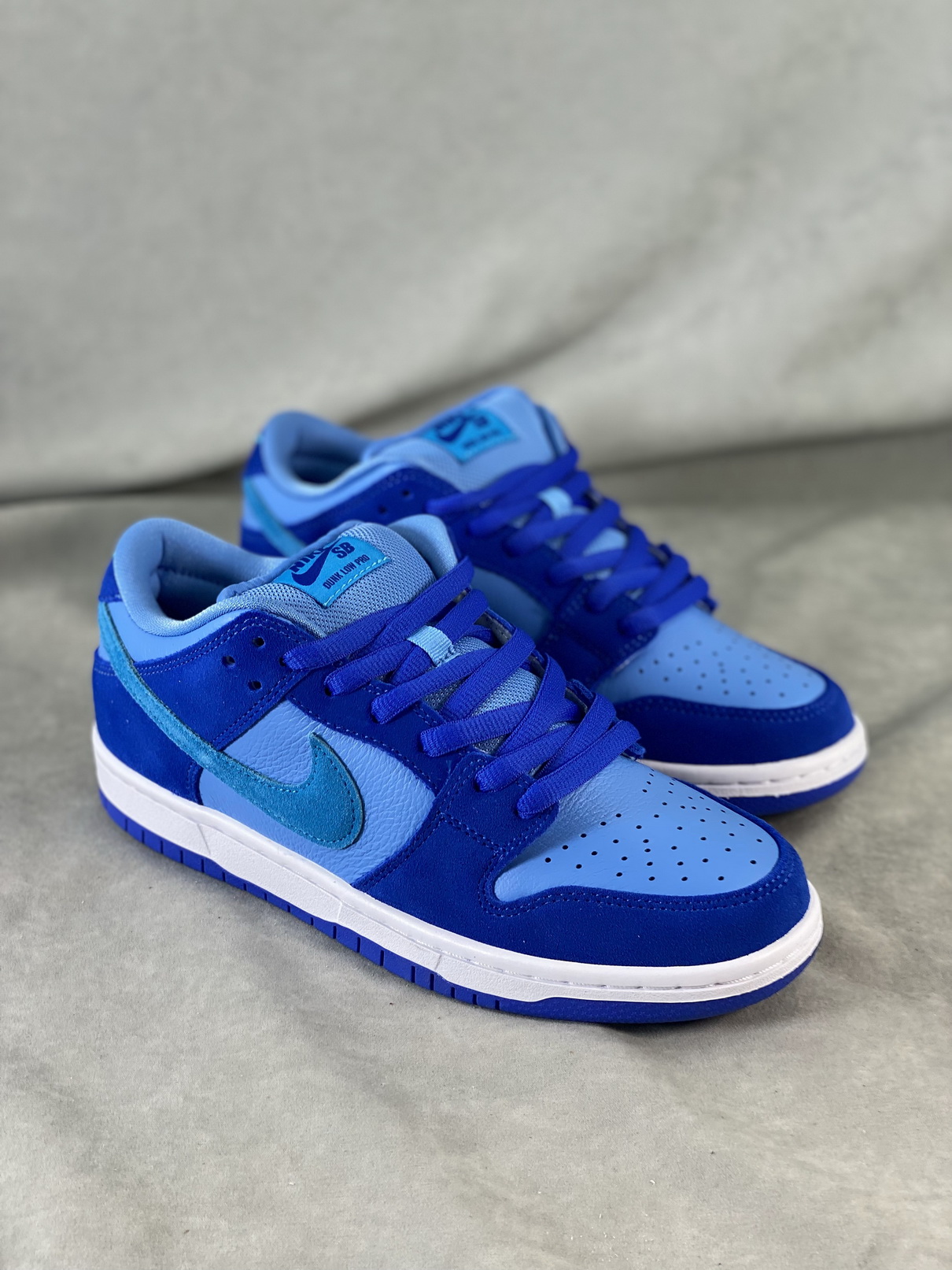 Nike SB Dunk Low Blue Raspberry