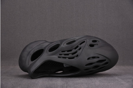 Adidas Yeezy Foam RNNR Onyx HP8739