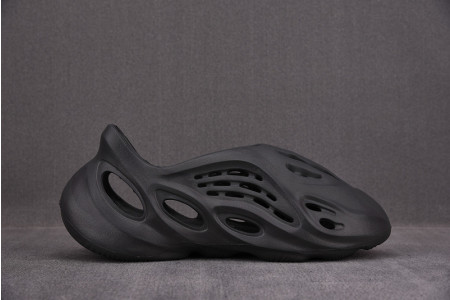 Adidas Yeezy Foam RNNR Onyx HP8739