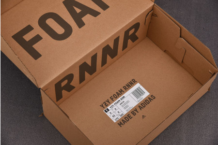 Adidas Yeezy Foam RNNR Onyx HP8739