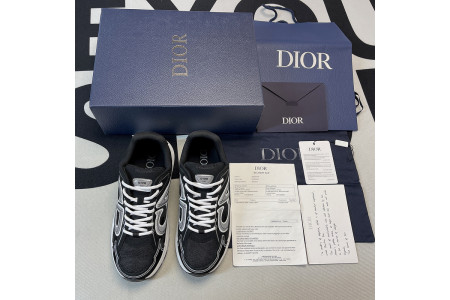 DR B30 Sneakers