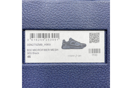 DR B30 Sneakers