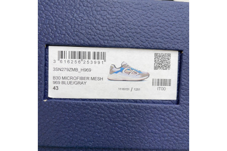 DR B30 Sneakers
