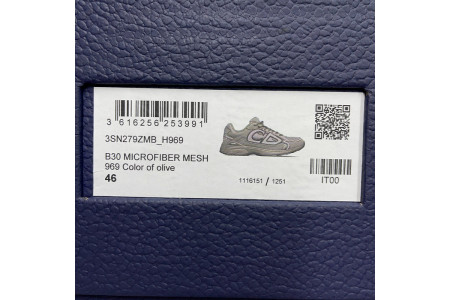DR B30 Sneakers