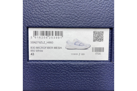 DR B30 Sneakers
