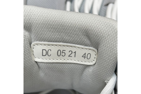 DR B30 Sneakers