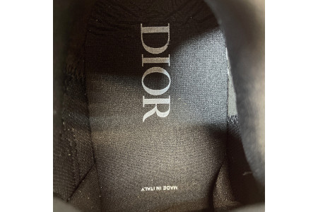 DR B30 Sneakers