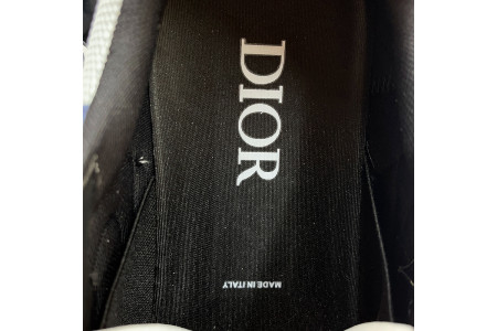 DR B30 Sneakers