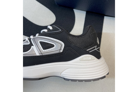 DR B30 Sneakers
